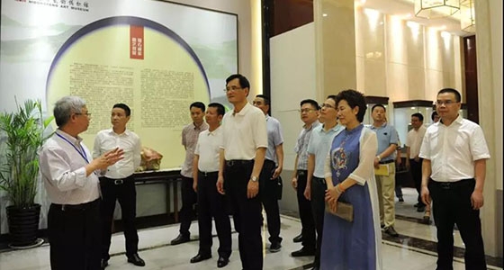 浙江省委常委、統(tǒng)戰(zhàn)部部長(zhǎng)熊建平一行參觀安特集團(tuán)·倪東方藝術(shù)博物館